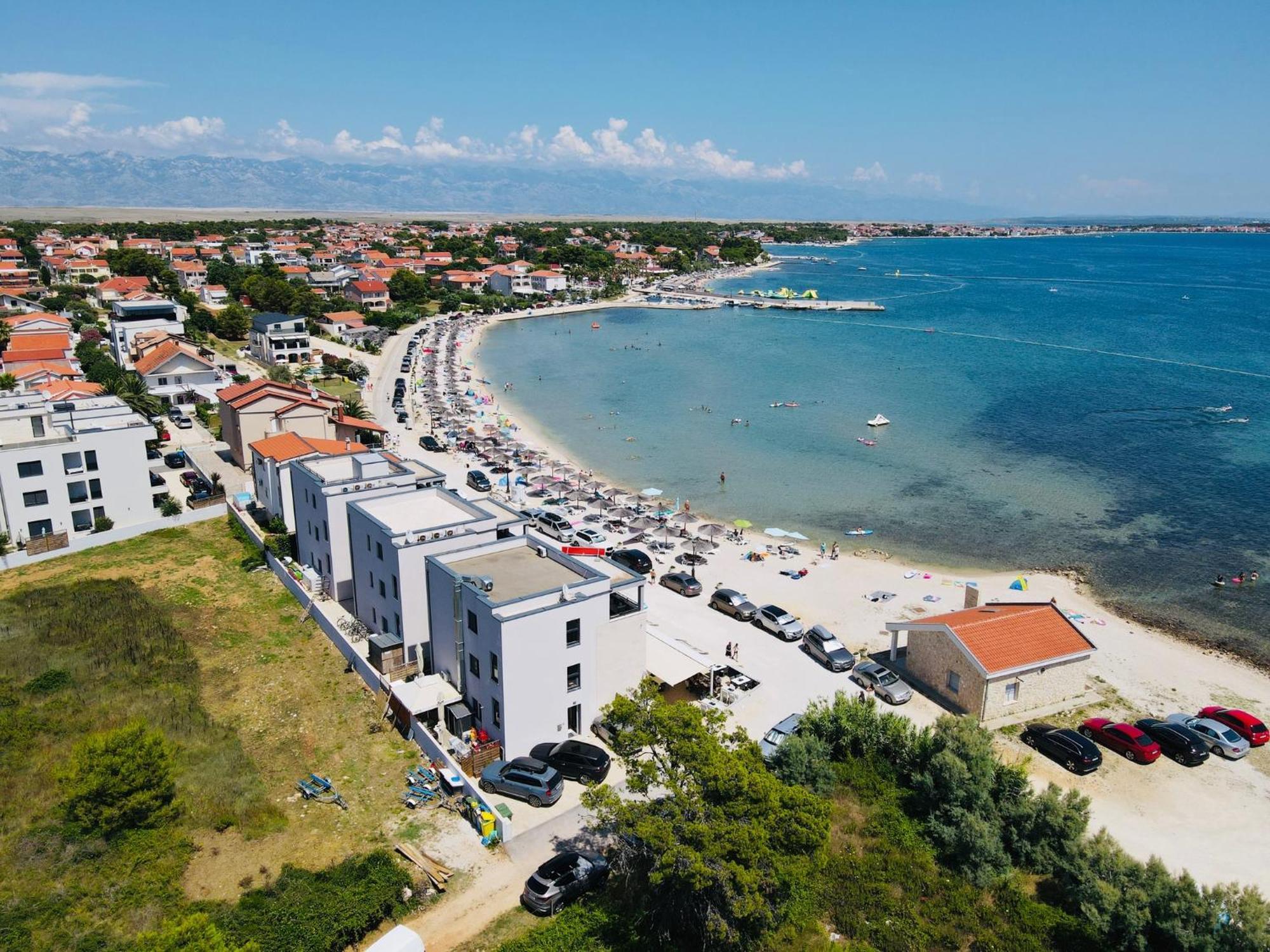 Apartments The Beach Resort Vir Exteriör bild