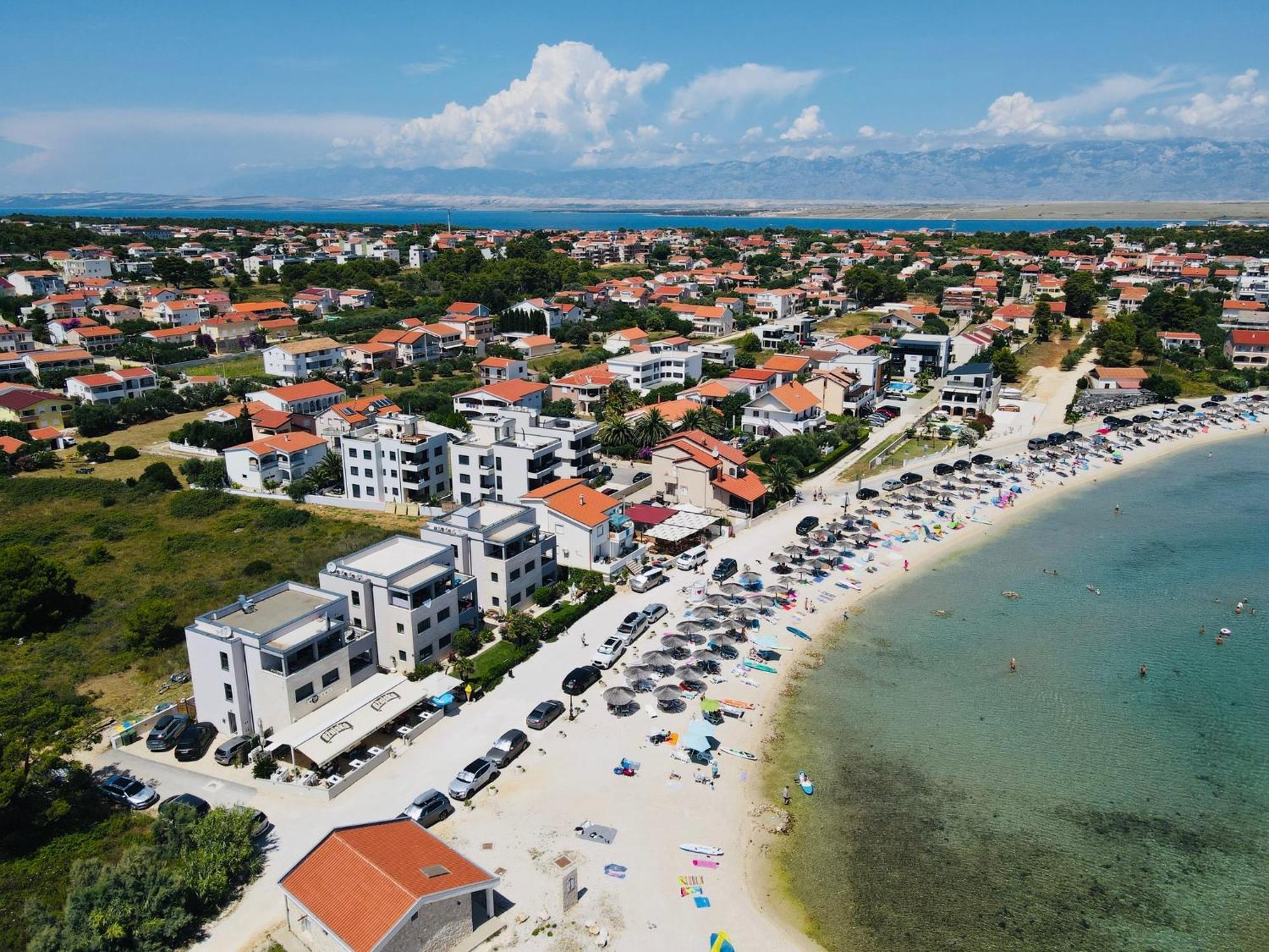 Apartments The Beach Resort Vir Exteriör bild