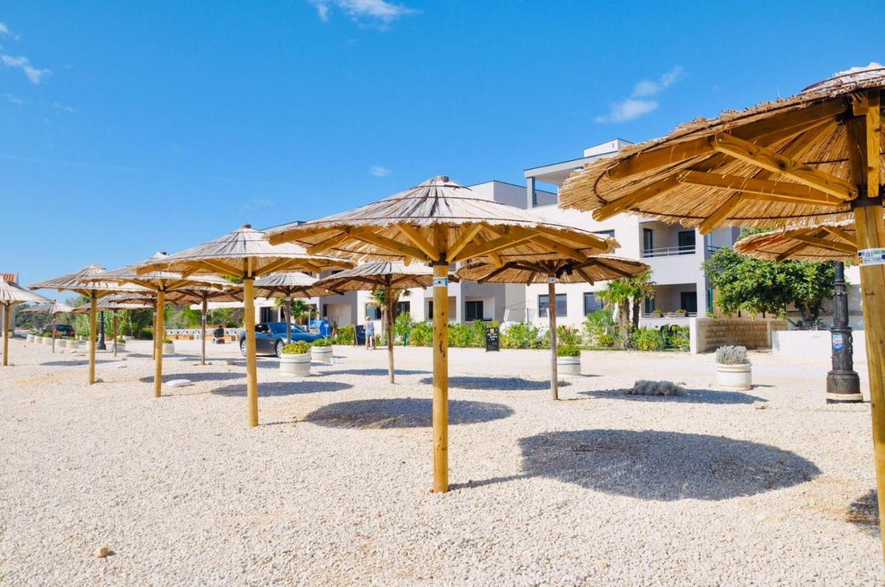 Apartments The Beach Resort Vir Exteriör bild